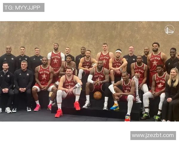 2024年足球明星挂历展现全球顶尖球员风采与精彩瞬间