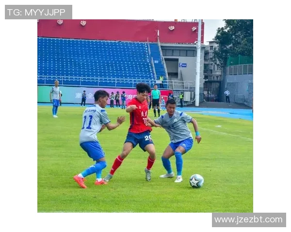 绰号丁丁的足球明星如何在绿茵场上书写传奇人生与辉煌成就